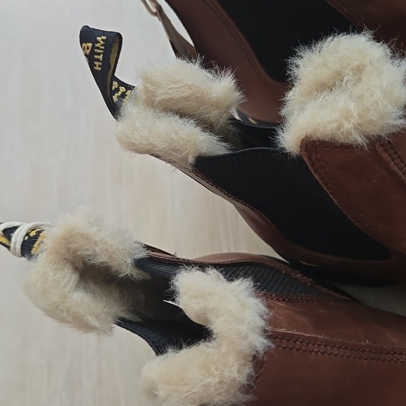 NWT Dr Martens 2976 Leonore Chelsea Boots Butterscotch - Picture 10 of 13